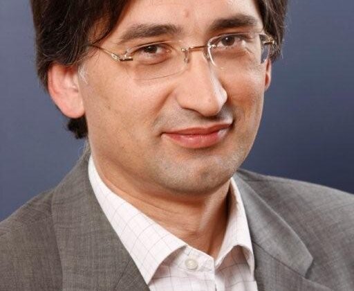 Sieci współdzielone przynoszą operatorom wielomilionowe oszczędności nowe produkty, usługi, technologie - Operatorzy komórkowi  coraz częściej  szukają oszczędności, budując wspólne sieci.  Korzyści ze współdzielenia sieci  (network sharing) obejmują większy zasięg, mniejsze wydatki operacyjne i inwestycyjne oraz  skrócenie czasu, potrzebnego do uruchomienia nowej sieci. Taki ruch daje telekomom szansę na wzrost lub umocnienie się na bardzo nasyconym rynku.  Współdzielenie sieci pozwala także mniejszym operatorom na współpracę, a w rezultacie – na dorównanie większym, bardziej rozpoznawalnym konkurentom.