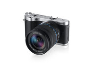 Samsung NX300 dostępny dla polskich miłośników fotografii nowe produkty, usługi, zainteresowania, hobby - Samsung Electronics ogłosił wprowadzenie do sprzedaży w Polsce najnowszego kompaktowego aparatu systemowego NX300. Nowy model wyróżnia się ponadprzeciętną szybkością - pozwala uchwycić nawet najbardziej ulotne chwile i umożliwia natychmiastowe dzielenie się efektami pracy. Wyjątkowo krótki czas reakcji migawki pozwala fotografować z szybkością nawet do 8,6 klatki na sekundę.