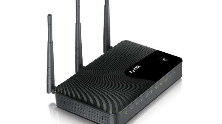 NBG5615 – nowy dwupasmowy router od ZyXELa nowe produkty, usługi, internet - Nowy router ZyXELa to wysoko zaawanasowane urządzenie z wbudowanym serwerem mediów DLNA, optymalizujące przesyłanie multimedialnych strumieni HD. Dzięki trzem antenom i obsłudze dwóch pasm, NBG5615 oferuje