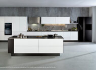 Nowy wymiar małej czarnej – jak zaprojektować wymagające wnętrze kuchenne