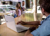 Samsung ATIV Book 9 Lite z ekranem dotykowym – elegancja i nowe możliwości