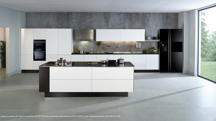 Nowy wymiar małej czarnej – jak zaprojektować wymagające wnętrze kuchenne nowe produkty, usługi, technologie - Czerń od zawsze utożsamiana jest z ponadczasową elegancją i uniwersalnymi rozwiązaniami. Jest w stanie nadać szykowny i niepowtarzalny wygląd każdemu wnętrzu. Marka Samsung w odpowiedzi na potrzeby wszystkich, którzy kochają czerń, a także nowoczesne monochromatyczne połączenia tego koloru stworzyła linię piekarników do zabudowy Prezio. Linia produktów Prezio łączy wyszukany design z najnowszymi technologiami marki Samsung.