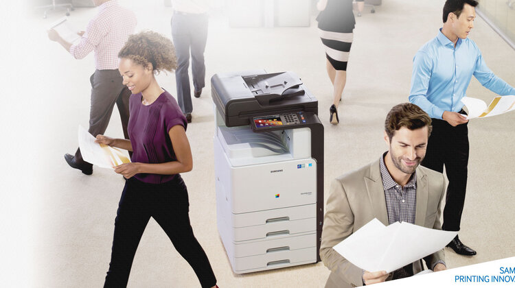 Samsung Electronics przedstawia Business Core™, czyli pakiet narzędzi do drukowania dla MŚP praca, technologie - Samsung Electronics zaprezentował pakiet narzędzi do drukowania Business Core Printing Solutions, stworzony z myślą o sektorze małych i średnich przedsiębiorstw (MŚP). Pakiet pomaga zwiększyć wydajność pracy dzięki zastosowaniu łatwych w obsłudze rozwiązań, nie wymagających korzystania z serwera. Pakiet Business Core Printing Solutions spełnia potrzeby firm w zakresie obiegu dokumentów, kontrolowania ilości wydruków i rozliczania kosztu druku, jednocześnie zapewniając wysoki poziom bezpieczeństwa, maksymalną wydajność pracy i minimalizację kosztów.