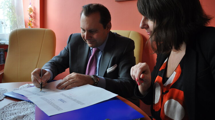 Ericsson tworzy pierwszy e-rejestr dla największej szkoły przyszpitalnej w Polsce nowe produkty, usługi, zdrowie - Firma Ericsson uruchomiła cyfrowy rejest uczniów w Zespole Szkół Specjalnych nr 78 przy Centrum Zdrowia Dziecka. Pierwszy tego typu e-rejestr w Polsce. Aplikacja została stworzona w całości przez wolontariuszy z firmy Ericsson.