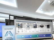 Samsung zapoczątkował erę Smart Home na targach CES 2014 nowe produkty, usługi, technologie - Firma Samsung Electronics przedstawiła Smart Home, usługę umożliwiającą połączenie i zarządzanie telewizorami Smart TV, sprzętem gospodarstwa domowego i smartfonami za pośrednictwem jednej zintegrowanej platformy.