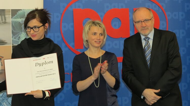 Mistrzowie Kodowania wyróżnieni w prestiżowym konkursie Popularyzator Nauki 2013 wydarzenia, sprawy społeczne - Samsung Electronics Polska, inicjator i pomysłodawca programu edukacyjnego Mistrzowie Kodowania, został uhonorowany tytułem Sponsora Popularyzacji 2013 w konkursie „Popularyzator Nauki” organizowanym przez Polską Agencję Prasową pod patronatem Ministerstwa Nauki i Szkolnictwa Wyższego