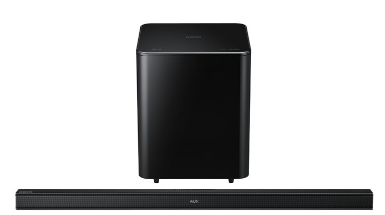 Odkryj muzykę i filmy na nowo z nowymi soundbarami Samsung nowe produkty, usługi, zainteresowania, hobby - Soundbary jako urządzenia poszerzające możliwości audio telewizorów już na dobre zadomowiły się w naszych salonach. Coraz więcej osób przekonuje się do tego typu sprzętu audio, wykorzystując go nie tylko podczas oglądania filmów czy widowisk sportowych, ale także do odtwarzania muzyki ze smartfonów czy tabletów. Do sprzedaży wchodzą właśnie dwa najnowsze soundbary Samsung – HW-H550 oraz HW-H551.