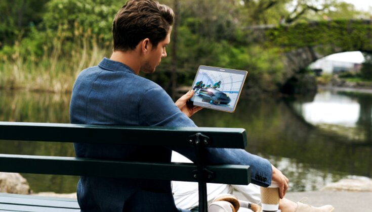 Nowe technologie na wakacjach nowe produkty, usługi, technologie - Smartfon wyposażony w odpowiednie funkcje i aplikacje może okazać się idealnym kompanem każdej podróży. Tradycyjne mapy i przewodniki coraz częściej ustępują miejsca mobilnym urządzeniom, za pomocą których możemy zaplanować, zorganizować i umilić wakacyjny wyjazd. Warto więc przyjrzeć się urządzeniom i aplikacjom, które zostały zaprojektowane z myślą o podróżach.