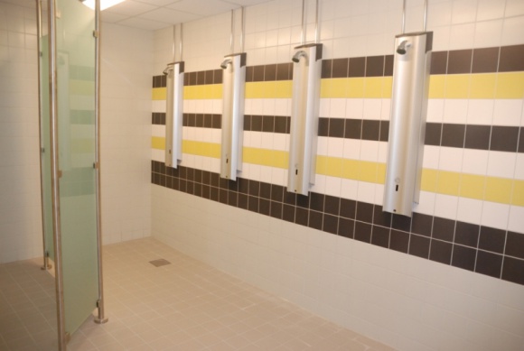 Ekologiczne zużycie wody w obiektach edukacyjnych BIZNES, Edukacja - Jak obiekty edukacyjne mogą oszczędzać wodę i prąd? W krajach skandynawskich ekoszkoły to norma, w Polsce wiele obiektów edukacyjnych dopiero zaczyna dostrzegać problem zbyt dużego zużycia wody.