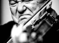 Michał Urbaniak w NuPlays zainteresowania, hobby, kultura, sztuka, rozrywka - Nowojorska wytwórnia UBX Records rozpoczyna współpracę z NuPlays. Od dziś miłośnicy jazzu mogą kupić wprost od wytwórni nagrania legendarnego polskiego jazzmana Michała Urbaniaka, m.in. pliki MP3 i FLAC, płyty CD z autografem, a także pozycje wyjątkowe, m.in. transmisje na żywo z koncertów (