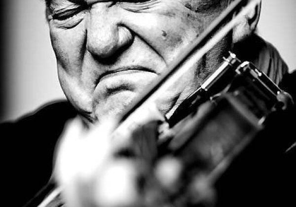 Michał Urbaniak w NuPlays zainteresowania, hobby, kultura, sztuka, rozrywka - Nowojorska wytwórnia UBX Records rozpoczyna współpracę z NuPlays. Od dziś miłośnicy jazzu mogą kupić wprost od wytwórni nagrania legendarnego polskiego jazzmana Michała Urbaniaka, m.in. pliki MP3 i FLAC, płyty CD z autografem, a także pozycje wyjątkowe, m.in. transmisje na żywo z koncertów (