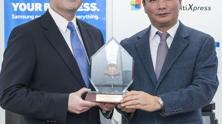 Drukarki Samsung wyróżnione przez organizację Buyers Laboratory technologie, media/marketing/reklama - Firma Samsung Electronics drugi raz z rzędu otrzymała nagrodę za linię roku w kategorii drukarek monochromatycznych/urządzeń wielofunkcyjnych, a także pięć nagród za osiągnięcia w tegorocznej zimowej edycji konkursu Buyers Laboratory (BLI). Nagrody przyznano w uznaniu rozwiązań w zakresie wydajności i przyjaznej dla środowiska technologii druku.