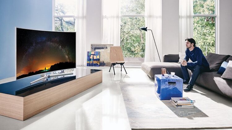 Niedościgniony wzór – nowe modele telewizorów Samsung SUHD nowe produkty, usługi, technologie - Telewizory Samsung SUHD stanowią kolejny krok w rozwoju technologii Ultra High Definition oferując doskonałe kolory, kontrast i szczegółowość obrazu. Wyposażone w zakrzywione matryce UHD, wzbogacone o nanokrystaliczną powłokę gwarantują spektakularną jakość obrazu, jasność i odwzorowanie barw. Do dostępnego już na polskim rynku telewizora SUHD JS9000 dołączają kolejne dwa modele – JS8500 oraz JS9500.