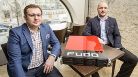 Języki programowania wśród najpopularniejszych języków świata BIZNES, Edukacja - Do 2019 roku liczba osób zajmujących się programowaniem ma wynieść ponad 26 mln. To odpowiednik łącznej populacji całej Skandynawii, wraz z Danią. Taka powszechność czyniłaby języki programowania przynajmniej 11. najpopularniejszym językiem obcym na świecie.