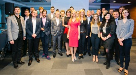 Zmień bieg swojej kariery - ruszyły zapisy do programu mentoringowego BIZNES, Edukacja - 1 marca ruszyła rekrutacja do III edycji „Mentors 4 Starters”, programu doradczo-rozwojowego skierowanego dla młodych osób. W tym roku uczestnicy mają do wyboru aż 25 mentorów, którzy pomogą im rozwinąć karierę zawodową i przybliżą specyfikę wymarzonej branży.