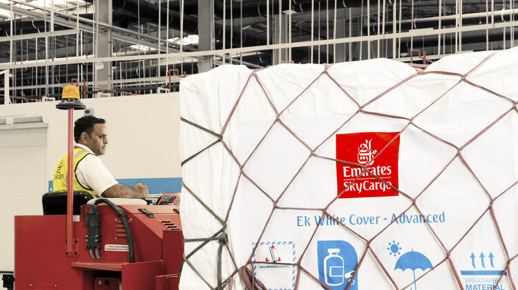 Linie Emirates SkyCargo wprowadzają nowe rozwiązanie chroniące towary wrażliwe na temperaturę nowe produkty, usługi, technologie - White Cover Advanced to przystępne cenowo i ekologiczne rozwiązanie chroniące produkty farmaceutyczne
