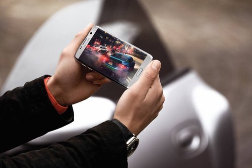 Vulkan API i Galaxy S7 – najlepsze, co spotkało gry mobilne nowe produkty, usługi, internet - Firma Samsung Electronics postawiła na interfejs programistyczny Vulkan w grach przeznaczonych na platformy mobilne. Zapewnia on większą stabilność, krótszy czas reakcji oraz wyższą efektywność energetyczną gier uruchamianych na Galaxy S7 i S7 Edge. Na tegorocznych targach E3 na przykładzie trzech najnowocześniejszych gier opartych na API Vulkan zaprezentowano, jak zastosowanie tego interfejsu przekłada się na wrażenia gracza.