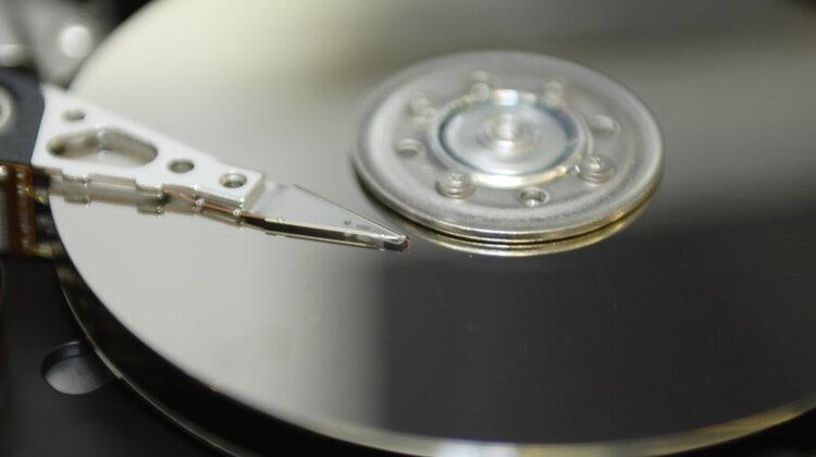 Przechowywanie wielu starych taśm w archiwach znacznie zwiększa koszty zarządzania nimi internet, technologie - Badanie Kroll Ontrack: Ponad 50% respondentów korzysta z wielu rozwiązań backupowych, przez co koszty zarządzania taśmami i archiwami taśmowymi stają się coraz większe.