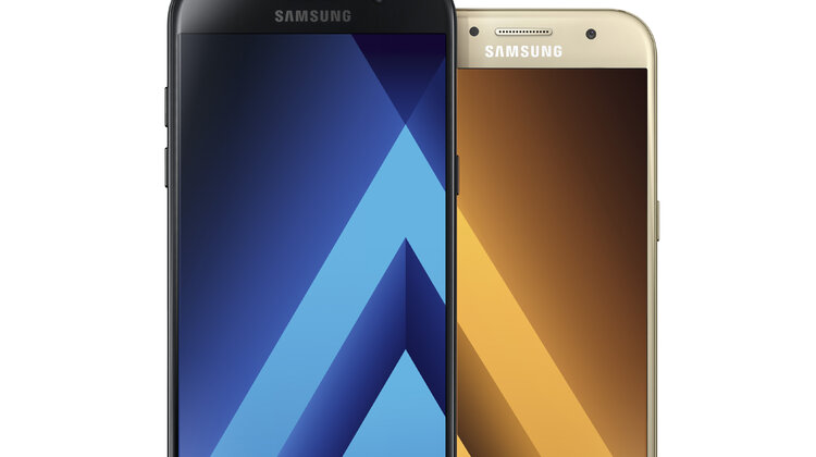 Samsung przedstawia nowe smartfony z serii Galaxy A nowe produkty, usługi, technologie - Firma Samsung przedstawia najnowszą serię wysokiej klasy smartfonów - Galaxy A (2017). Urządzenia z tej serii będą dostępne w Europie w dwóch wariantach – A5 o przekątnej 5,2 cala i A3 o przekątnej 4,7 cala. Obie wersje urządzenia łączy piękne wzornictwo, udoskonalone aparaty fotograficzne, odporność na wodę i pył zgodnie z normą IP68 oraz wbudowany czytnik linii papilarnych.