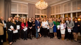 Zaaplikuj i zmień bieg swojej kariery. Aż 30 topowych mentorów nauczy biznesu mł Kariera, LIFESTYLE - Trwa rekrutacja do IV edycji „Mentors4Starters”, programu doradczo-rozwojowego skierowanego do młodych liderów. Organizatorzy na zgłoszenia czekają do 5 marca.