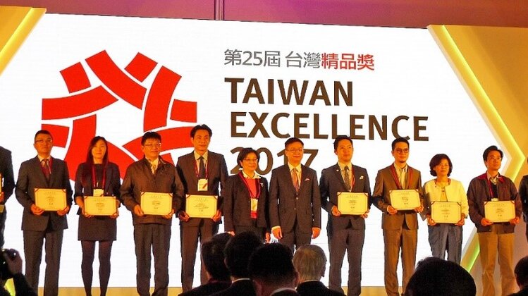 Zyxel Communications po raz 12 z nagrodą Taiwan Excellence! wydarzenia, technologie - Podczas tegorocznej prezentacji produktów na Tajwanie, Zyxel Communications ponownie został uhonorowany wyróżnieniem Taiwan Excellence i tym samym stał się najczęściej wygrywającym producentem sieciowym roku.