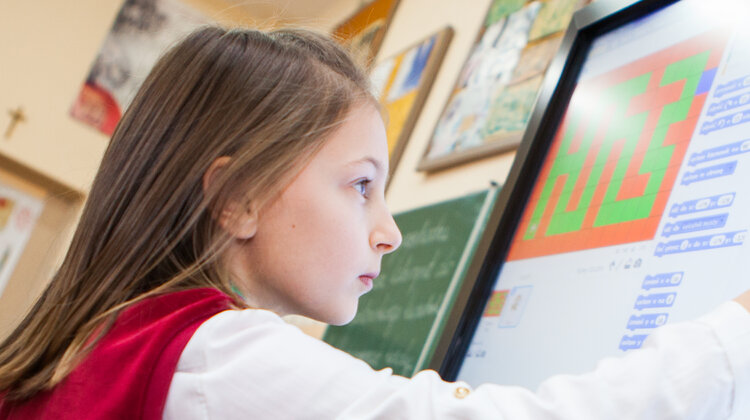 Monitory interaktywne Samsung – najnowsza technologia w służbie edukacji