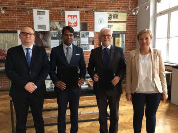 New educational research cooperation BIZNES, Edukacja - IEEF, an exclusive NGO and Research Centre, located in Warsaw, and the Cracow University of Economics – one of Poland’s best economic university have started educational research cooperation.