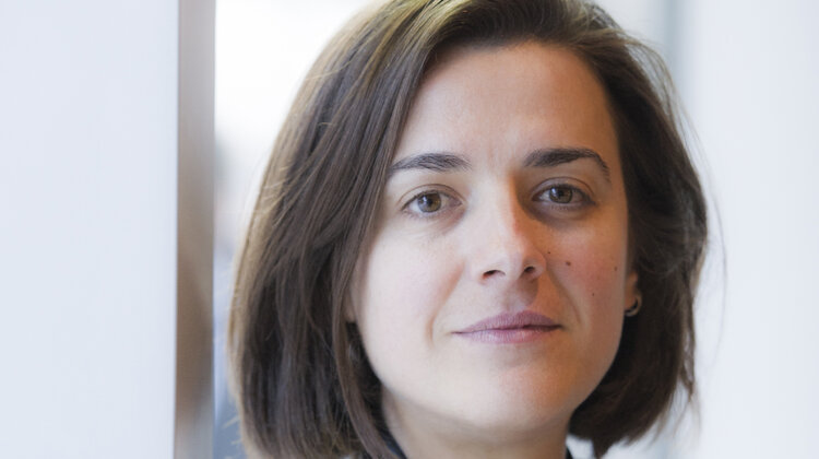 Poradnik „filmożercy”, czyli jak przygotować się na serialowe maratony zainteresowania, hobby, technologie - Czas na szybkie podsumowanie: ile odcinków ulubionego serialu obejrzałeś ostatnio za jednym razem? Doskonale wiemy, jak wciągające potrafią być nowe produkcje dostępne w popularnych serwisach VoD. Zeszłoroczny rekord w binge-watching, czyli właśnie domowym maratonie filmowym, wciąż nie został przebity i wynosi 94 godziny*. Korzystając z porad prawdziwych ekspertów, stworzyliśmy poradnik „filmożercy”, który pomoże przygotować się do kolejnego, pełnego emocji maratonu.