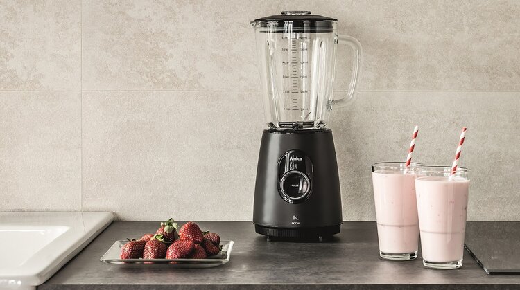 Najlepszy prezent dla dziadków… i wnuków technologie, towary konsumpcyjne - Kawałek jabłuszka? A może marchewka? Dziadkowie wiedzą, że ich wnuki powinny jeść dużo owoców i warzyw. Nowocześni seniorzy umieją też ich do tego zachęcić! Zamiast tradycyjnego jabłka pokrojonego w plasterki serwują maluchom pyszny i pełen witamin koktajl!