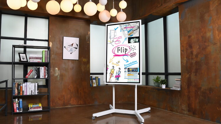 Samsung Flip – interaktywny cyfrowy flipchart, który zmieni oblicze spotkań biznesowych nowe produkty, usługi, technologie - Firma Samsung Electronics zaprezentowała na targach CES 2018 nowy cyfrowy produkt - Samsung Flip. Rozwiązanie to wniesie nową jakość na spotkania firmowe, warsztaty i szkolenia, zwiększając koncentrację i zaangażowanie uczestników.