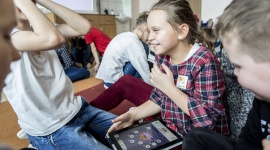 MegaMisja i #SuperKoderzy ponownie zapraszają uczniów z całej Polski do przygody BIZNES, Edukacja - 4 kwietnia ruszyła rekrutacja do dwóch bezpłatnych programów edukacyjnych Fundacji Orange skierowanych do szkół podstawowych: MegaMisja i #SuperKoderzy.