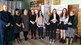 Finał Konkursu Wiedzy o Rodzinie. Szkolną inicjatywę wsparła firma KAN BIZNES, Edukacja - Ponad 70 uczniów z 24 podlaskich szkół wzięło udział w IX edycji konkursu Wiedzy o Rodzinie o zasięgu wojewódzkim. Partnerem konkursu jest białostocka firma KAN.