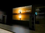 146 cali ekranu The Wall i legendarne głośniki Steinway Lyngdorf nowe produkty, usługi, technologie - Podczas targów InfoComm 2018 Samsung ogłosił współpracę z firmą Steinway Lyngdorf, która specjalizuje się w produkcji cenionych na świecie systemów audio. Imponujące połączenie Samsung The Wall, czyli ekranu Micro LED nowej generacji z najnowocześniejszym nagłośnieniem Steinway Lyngdorf zapewnia wrażenia najwyższej jakości. Zaprezentowany po raz pierwszy na tegorocznych targach elektroniki użytkowej (CES) The Wall był jednym z najczęściej komentowanych urządzeń i nadal cieszy się dużym zainteresowaniem w branży.
