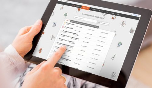 Ponad milion uczniów odrabia lekcje ze znaną platformą e-learningową