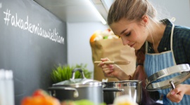 Trwają zapisy do programu edukacyjnego Akademia Uwielbiam. BIZNES, Edukacja - Zgłoś swoją szkołę, zdobądź wiedzę i atrakcyjne nagrody!