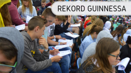 Uczniowie z Leszna trafili do Księgi Rekordów Guinnessa! BIZNES, Edukacja - To już oficjalne! Uczniowie z Leszna i wielu szkół z całej Wielkopolski trafili do Księgi Rekordów Guinnessa. Wszystko za sprawą rekordowej, największej lekcji matematyki, która odbyła się 15 maja 2018 roku.