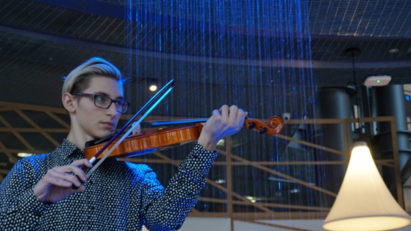 Licealiści z Lublina chcą pomóc polskim uczniom w nauce BIZNES, Edukacja - Lubelscy nastolatkowie – Bartłomiej Rzepecki i Krzysztof Jastrzębski tworzą aplikację, która ułatwi uczniom naukę przedmiotów ścisłych. Rozwiązanie pozwoli na zaznajomienie się z materiałem w domu oraz pogłębienie wiedzy, jak i późniejsze konsultacje z nauczycielem w szkole.