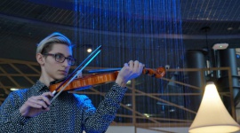 Licealiści z Lublina chcą pomóc polskim uczniom w nauce BIZNES, Edukacja - Lubelscy nastolatkowie – Bartłomiej Rzepecki i Krzysztof Jastrzębski tworzą aplikację, która ułatwi uczniom naukę przedmiotów ścisłych. Rozwiązanie pozwoli na zaznajomienie się z materiałem w domu oraz pogłębienie wiedzy, jak i późniejsze konsultacje z nauczycielem w szkole.