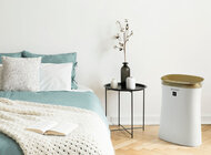 Sharp Plasmacluster – czyste powietrze i miły zapach w każdym domu! budownictwo, nieruchomości, technologie - Warszawa, 20 lutego 2019 r. – Sharp, światowy lider branży technologicznej, ma przyjemność zaprezentować najnowszą ofertę oczyszczaczy powietrza Sharp Plasmacluster serii Ultimate Air (UA). Dzięki zastosowaniu innowacyjnej technologii, urządzenia Japońskiego producenta zapewnią doskonały klimat w domu i pozwolą odetchnąć powietrzem wolnym od grzybów, pleśni i innych zanieczyszczeń  powietrza.  Razem z premierą modeli na rok 2019 w sieci sklepów Media Expert jest dostępna specjalna promocja, dzięki której każdy kto zdecyduje się na zakup jednego z wybranych oczyszczaczy, głośnik Bluetooth firmy Sharp otrzyma gratis.