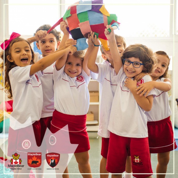 Globalna sieć prywatnych przedszkoli i szkół Maple Bear wchodzi do Wrocławia BIZNES, Edukacja - Maple Bear – największa globalna sieć dwujęzycznych przedszkoli, szkół podstawowych i średnich – wchodzi do Wrocławia To jedno z 8 miast, w którym dzieci i młodzież będą korzystać z dwujęzycznej, kanadyjskiej formuły kształcenia, bazującej na polskim programie nauczania.