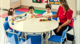 Globalna sieć prywatnych przedszkoli i szkół Maple Bear wchodzi na rynek łódzki BIZNES, Edukacja - Maple Bear – największa globalna sieć dwujęzycznych przedszkoli, szkół podstawowych i średnich – wchodzi na rynek łódzki. To jedno z 8 miast, w którym dzieci i młodzież będą korzystać z dwujęzycznej, kanadyjskiej formuły kształcenia, bazującej na polskim programie nauczania.