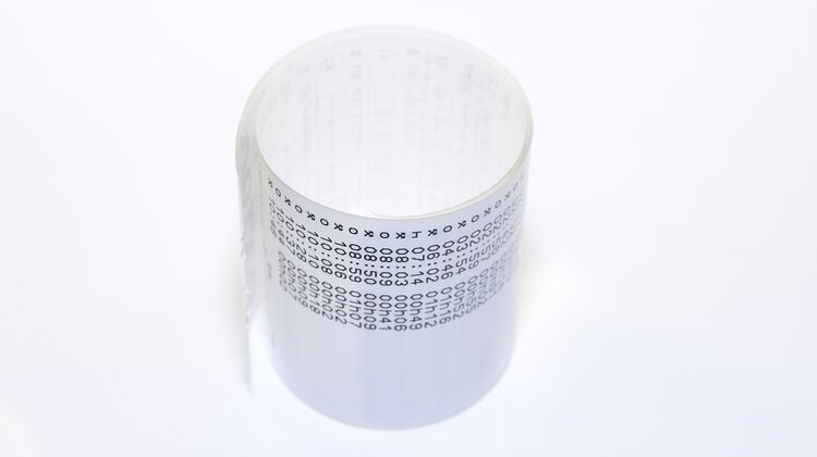 Reputacja przedsiębiorcy zależy od tacho technologie, transport - Uwaga, brak inteligentnego tachografu w fabrycznie nowych pojazdach ciężarowych to najpoważniejsze z naruszeń i wiąże się ze wszczęciem postępowania przeciw dobrej reputacji przewoźnika drogowego. Na terenie Unii Europejskiej tacho drugiej generacji obowiązuje od 15 czerwca. W państwach członkowskich dokumentacja i warsztaty są przystosowane do nowych wymogów. Poza Wspólnotą – nie. Warto o tym pamiętać, bo w przypadku awarii urządzenia w krajach trzecich kierowca ma tylko siedem dni na naprawę. O inteligentnych tachografach opowiada Mateusz Włoch z Inelo.