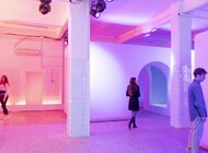 Czy design ma sens? technologie, technologie - Od jednego projektanta zatrudnionego w 1971 roku przez Samsung do sieci Design Center na całym świecie. Przez ostatnie 50 lat znaczenie wzornictwa regularnie wzrasta. Według projektantów Samsung, dobry design ma służyć użytkownikom i zmieniać ich spojrzenie nie tylko na produkty, ale także otaczający ich świat.