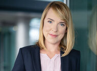 Raport Cushman & Wakefield prezentuje czynniki, które będą wpływały na kształt rynku nieruchomości w regionie EMEA w roku 2020 polityka, technologie - Najnowszy raport „Outlook 2020”, przygotowany przez międzynarodową firmę doradczą Cushman & Wakefield w regionie EMEA, zawiera pogłębioną analizę najważniejszych czynników, na które branża nieruchomości komercyjnych powinna zwrócić uwagę w przyszłym roku: od kwestii przetrwania handlu tradycyjnego i inwestycji w rozwiązania ekologiczne po wpływ automatyzacji i znaczących zmian politycznych i ekonomicznych