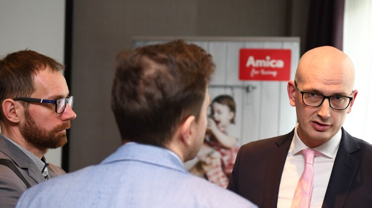 „Amica 4.0” – transformacja cyfrowa polskiego producenta AGD technologie, technologie - Transformacja cyfrowa oraz przemysł 4.0 to kolejne kamienie milowe rozwoju przemysłu oraz przedsiębiorstw. W okresie nieustannych zmian, zarówno pod względem ekonomicznym, jak i społecznym, konkurujące na rynku firmy muszą sprostać nieustannie rozwijającym się innowacjom technologicznym oraz analizować coraz więcej danych i planować kierunki rozwoju oraz obsługi klientów. Przykładem jest ogłoszony właśnie projekt polskiego lidera rozwoju w tym zakresie, jakim jest Grupa Amica.