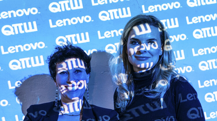 Firma Lenovo Polska partnerem interaktywnego widowiska modowego kultura, sztuka, rozrywka, technologie - 21 stycznia 2020 r. na warszawskiej Ochocie odbyło się jedyne w swoim rodzaju wydarzenie łączące technologię z modą i sztuką. Podczas multimedialnego wernisażu inaugurującego nową kolekcję marki Roberta Kupisza, firma Lenovo zaprezentowała w niekonwencjonalny sposób szeroką gamę swoich produktów.