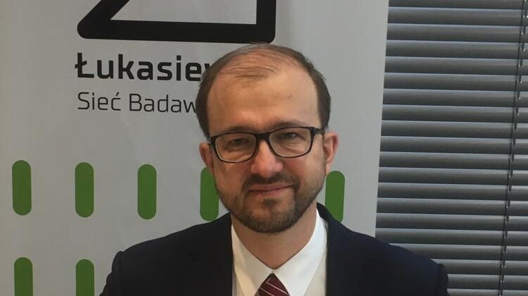 Łukasiewicz zacieśnia współpracę ze środowiskiem akademickim. Kolejna umowa z uczelnią podpisana technologie, ekonomia/biznes/finanse - Sieć Badawcza Łukasiewicz i Politechnika Śląska intensyfikują współpracę  badawczo-rozwojową dla biznesu. Kluczowe postanowienia podpisanego porozumienia obejmują wspólne prace nad utworzeniem w województwie śląskim Hubu Innnowacji Cyfrowych (EDIH), inicjowanie nowych projektów adresujących potrzeby tamtejszego przemysłu oraz dalszą współpracę w zakresie realizacji doktoratów wdrożeniowych.