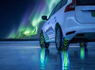 Czas na inteligentne opony. Jakie korzyści zapewnią technologie sensorowe użytkownikom indywidualnym? nowe produkty, usługi, technologie - Samochody autonomiczne wymagają specjalnych opon. Ważną rolę w obserwacji warunków drogowych przez maszyny zamiast przez ludzi będą odgrywać między innymi czujniki połączone z oponami. Specjalista z Nokian Tyres uważa, że opony inteligentne będą stosowane powszechnie w ciągu maksymalnie pięciu lat.