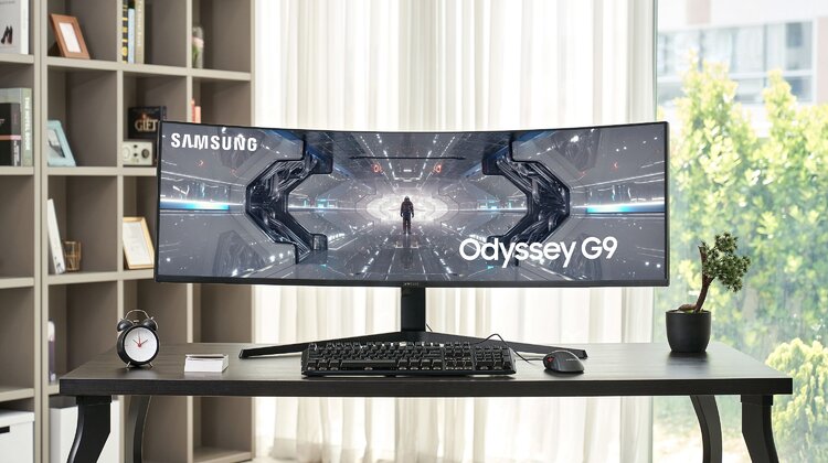 Samsung Odyssey G9 – nowa generacja zakrzywionych monitorów dla graczy nowe produkty, usługi, technologie - Monitor Odyssey G9 został zaprojektowany z myślą o miłośnikach gier komputerowych z uwzględnieniem ich potrzeb i wymagań. Został wyposażony w funkcje, które zapewniają błyskawiczny czas reakcji, minimalny poziom zakłóceń i maksymalną responsywność. 49-calowy G9 to pierwszy na świecie monitor do gier Dual Quad High-Definition (DQHD; rozdzielczość 5120×1440), o krzywiźnie aż 1000 R. G9 oferuje parametry zapewniające najwyższą satysfakcję, w tym szybki czas reakcji o wartości 1 ms z częstotliwością odświeżania 240 Hz. Odyssey G9 jest kompatybliny z NVIDIA G-SYNC® i Adaptive Sync na DP1.4, dzięki czemu oferuje najwyższy poziom dynamiki i płynności scen.