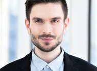 KONSUMENT TREŚCI MOBILE: Automatyka behawioralna, a indywidualizm w komunikacji. handel, styl życia - Szybki przepływ komunikatów, automatyzacja, czy relacje w świecie cyfrowym to tylko kilka z wyróżników współczesnego społeczeństwa złożonego z konsumentów treści mobile. O tym, do czego prowadzi nas automatyka behawioralna mówi ekspert Cushman & Wakefield Daniel Stańczuk, Marketing & PR Senior Communications Specialist w Dziale Zarządzania Nieruchomościami.